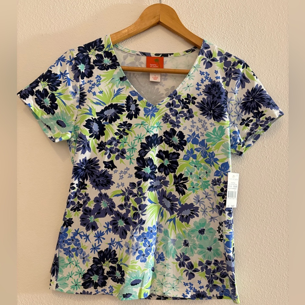 HEARTS OF PALM  Blue and Green Floral V-Neck Top SiZE S
